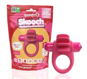 Screaming O 4T Skooch - Strawberry Cock Ring